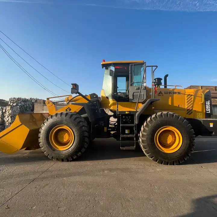 Hot sale used china brand loader used SDLG 956L loader in stock - Колёсный погрузчик: фото 1 Hot sale used china brand loader used SDLG 956L loader in stock - Колёсный погрузчик: фото 1