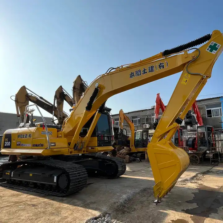 Japan Komatsu PC200-8 used crawler excavator, Japan used Komatsu PC200 20ton tracked digger price - Гусеничный экскаватор: фото 1 Japan Komatsu PC200-8 used crawler excavator, Japan used Komatsu PC200 20ton tracked digger price - Гусеничный экскаватор: фото 1