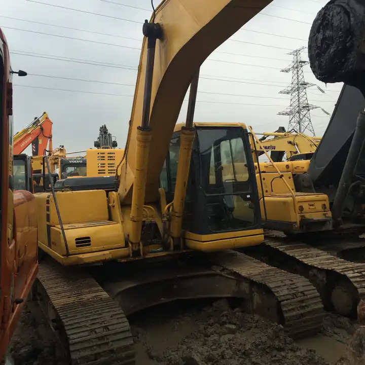 Japanese Made Medium Second Hand Excavator Cheap Price Used Komatsu Pc200-6 Digger In Nice Condition In Shanghai - Гусеничный экскаватор: фото 1