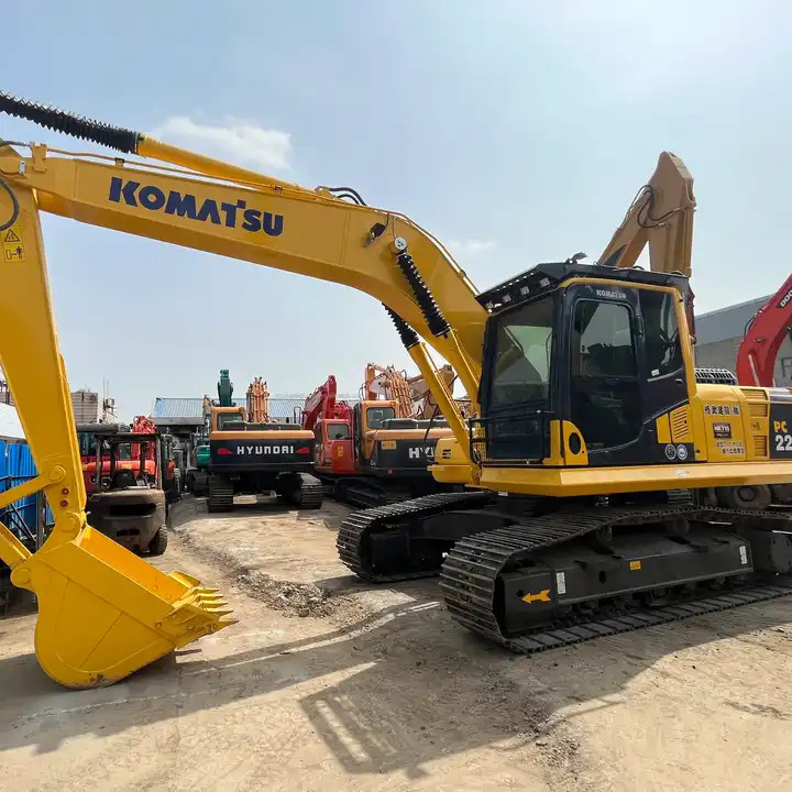 PC220-8 USED EXCAVATOR Good Condition Komatsu PC 200 Original Japan Cheap Used Excavators Used Original Japan Komatsu pc200-8 - Гусеничный экскаватор: фото 1 PC220-8 USED EXCAVATOR Good Condition Komatsu PC 200 Original Japan Cheap Used Excavators Used Original Japan Komatsu pc200-8 - Гусеничный экскаватор: фото 1