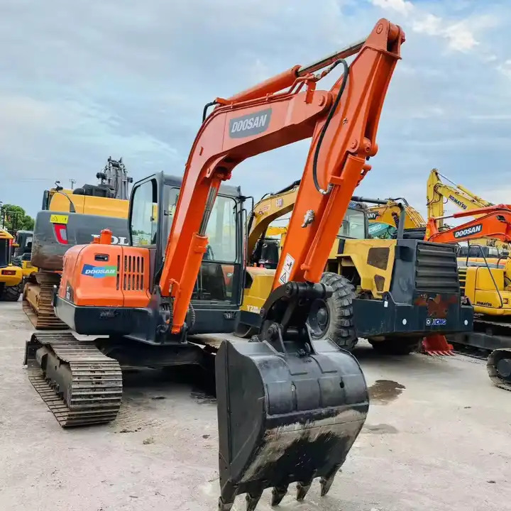 Top Select Great Quality Original Korean Design Used Doosan Dx60 Crawler Excavator At Lower Price In Shanghai - Гусеничный экскаватор: фото 1