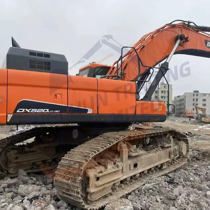 USED KOREA BRAND DOOSAN EXCAVATOR DX520LC DX520LC-9 C HYDRAULIC BIG DIGGER GOOD CONDITION FOR SALE - Экскаватор: фото 1