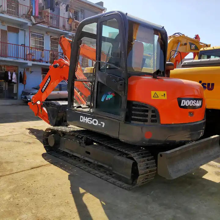 Used Doosan Machinery for Sale Mini excavator DH55-V DH60-7 for sale Fast Delivery Competitive Price Digger Hydraulic Excavator в лизинг Used Doosan Machinery for Sale Mini excavator DH55-V DH60-7 for sale Fast Delivery Competitive Price Digger Hydraulic Excavator: фото 6