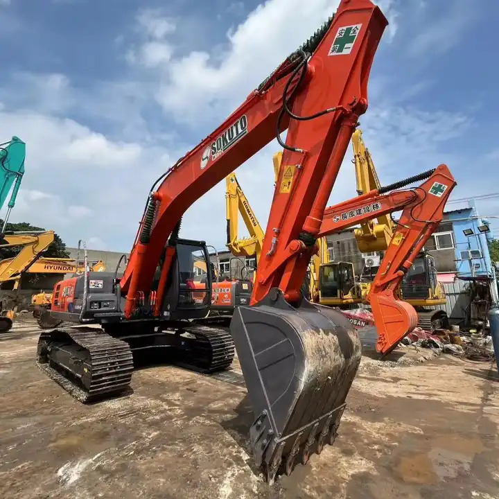 Used Hitachi ZX200 crawler Excavator, Japan Made used Hitachi ZX200 large Excavator in good condition - Гусеничный экскаватор: фото 1 Used Hitachi ZX200 crawler Excavator, Japan Made used Hitachi ZX200 large Excavator in good condition - Гусеничный экскаватор: фото 1