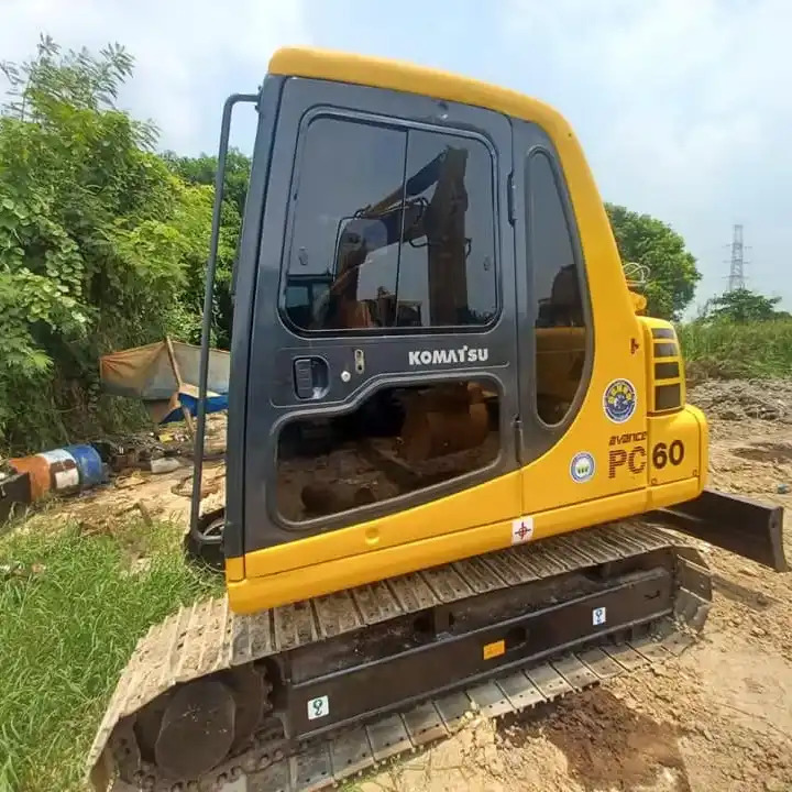 Used Japan Original Secondhand Komatsu PC56-7 PC60-8 PC70-8 Mini Digger Crawler Excavator - Экскаватор: фото 1