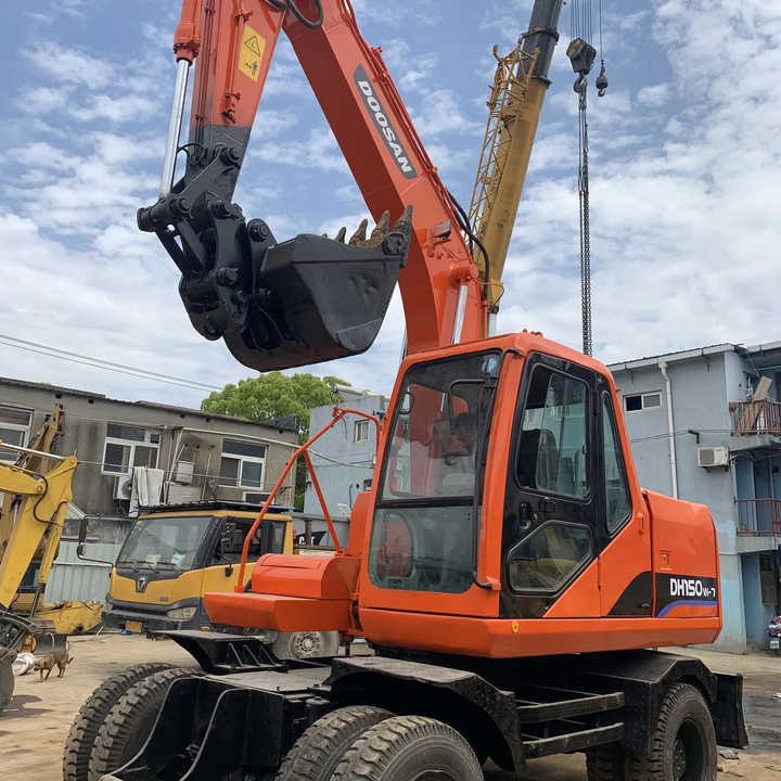 Used excavator doosan dx60 excavators earth-moving machinery doosan dx60 dx80 dx75 dx225 dh60 dh60-7for sale - Гусеничный экскаватор: фото 1 Used excavator doosan dx60 excavators earth-moving machinery doosan dx60 dx80 dx75 dx225 dh60 dh60-7for sale - Гусеничный экскаватор: фото 1
