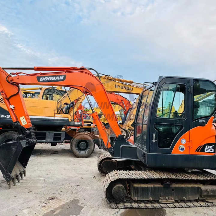 Гусеничный экскаватор Used excavator doosan dx60 excavators earth-moving machinery doosan dx60 dx80 dx75 dx225 for sale: фото 1 Гусеничный экскаватор Used excavator doosan dx60 excavators earth-moving machinery doosan dx60 dx80 dx75 dx225 for sale: фото 1