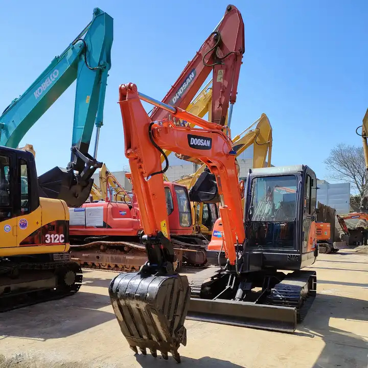 Used excavator doosan dx60  excavators earth-moving machinery doosan dx60 dx80 dx75 dx225 for sale - Гусеничный экскаватор: фото 1