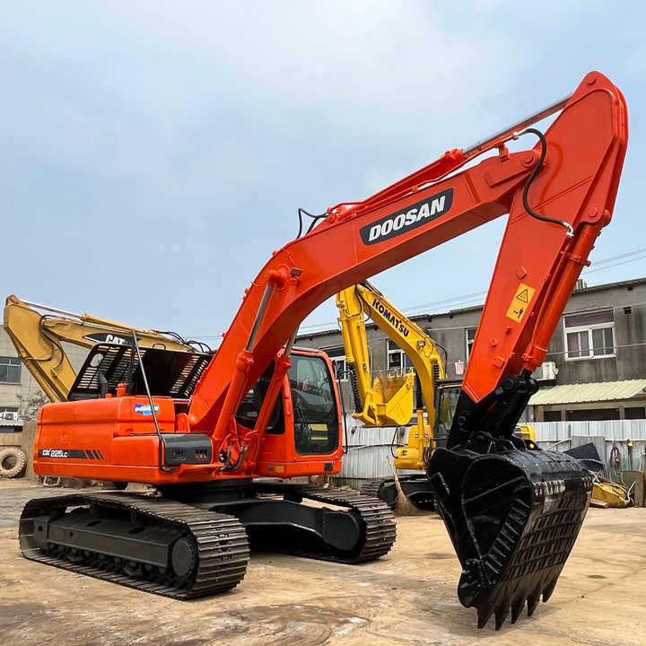 Used excavator doosan dx60  excavators earth-moving machinery doosan dx60 dx80 dx75 dx225 for sale - Гусеничный экскаватор: фото 1