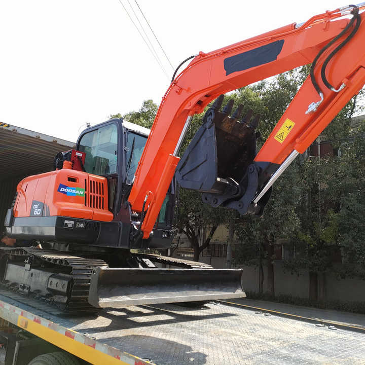 Гусеничный экскаватор Used excavator doosan dx60 excavators machinery doosan dx60 dx80 dx75 dx225 Good Condition Low price: фото 1 Гусеничный экскаватор Used excavator doosan dx60 excavators machinery doosan dx60 dx80 dx75 dx225 Good Condition Low price: фото 1