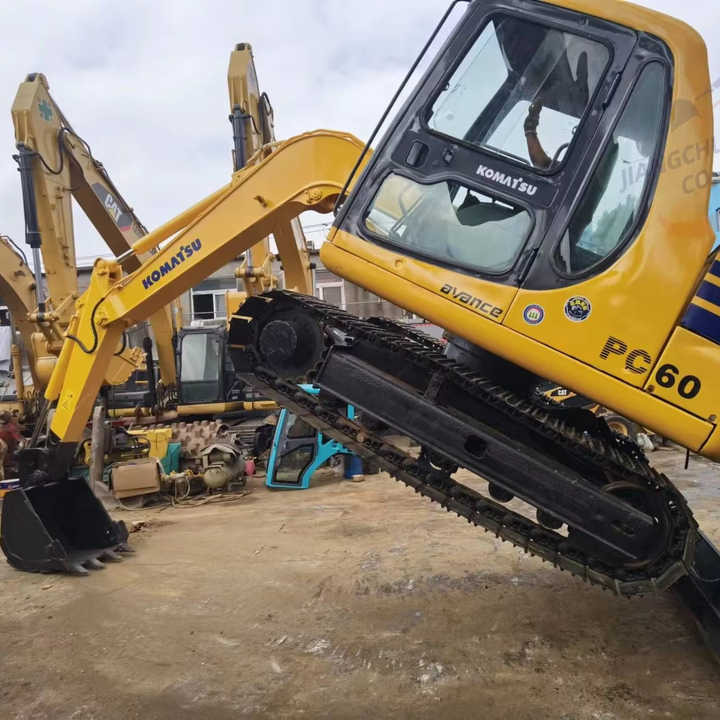 Used komatsu Pc60-7 Crawler Excavator 6 Ton Excavator In Shanghai China For Sale PC 60 60-7 PC60 PC78 excavator - Гусеничный экскаватор: фото 1 Used komatsu Pc60-7 Crawler Excavator 6 Ton Excavator In Shanghai China For Sale PC 60 60-7 PC60 PC78 excavator - Гусеничный экскаватор: фото 1