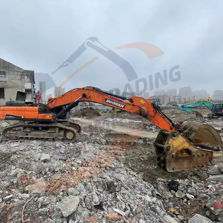 Low price Used Doosan excavator DX520LC-9C in good condition for sale - Гусеничный экскаватор: фото 1