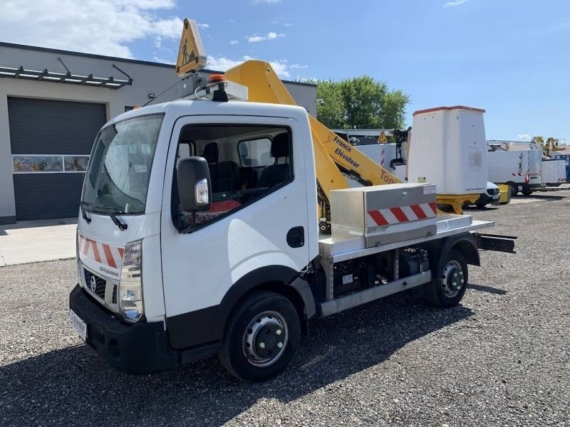 Nissan Cabstar France Elevateur Topy 11 - 11 m - Грузовик с подъемником: фото 2 Nissan Cabstar France Elevateur Topy 11 - 11 m - Грузовик с подъемником: фото 2