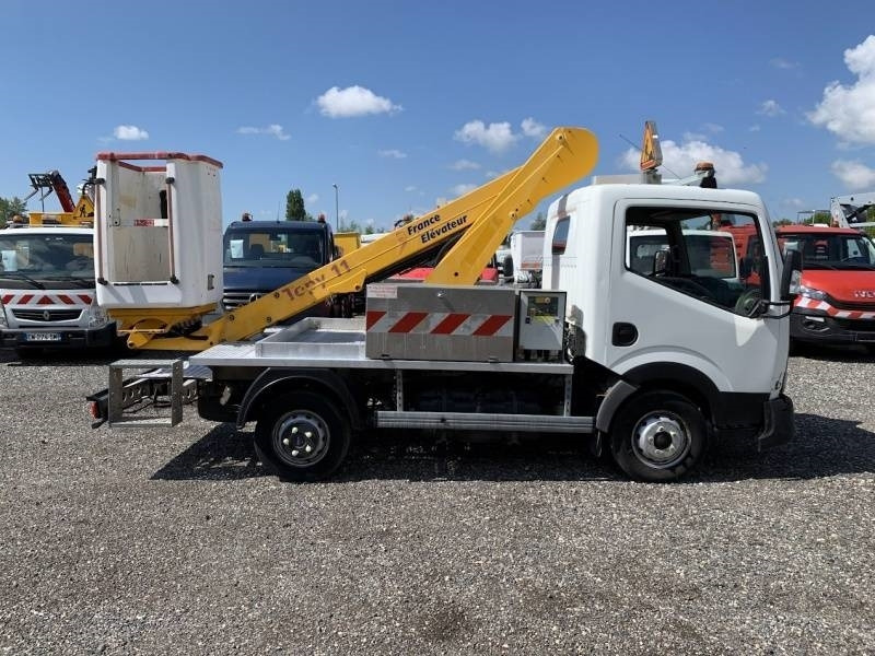 Nissan Cabstar France Elevateur Topy 11 - 11 m - Грузовик с подъемником: фото 4 Nissan Cabstar France Elevateur Topy 11 - 11 m - Грузовик с подъемником: фото 4