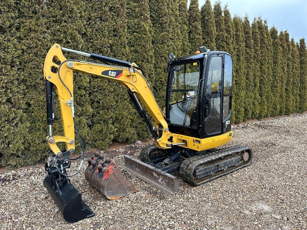 CAT 302.7 D CR - Мини-экскаватор: фото 1 CAT 302.7 D CR - Мини-экскаватор: фото 1