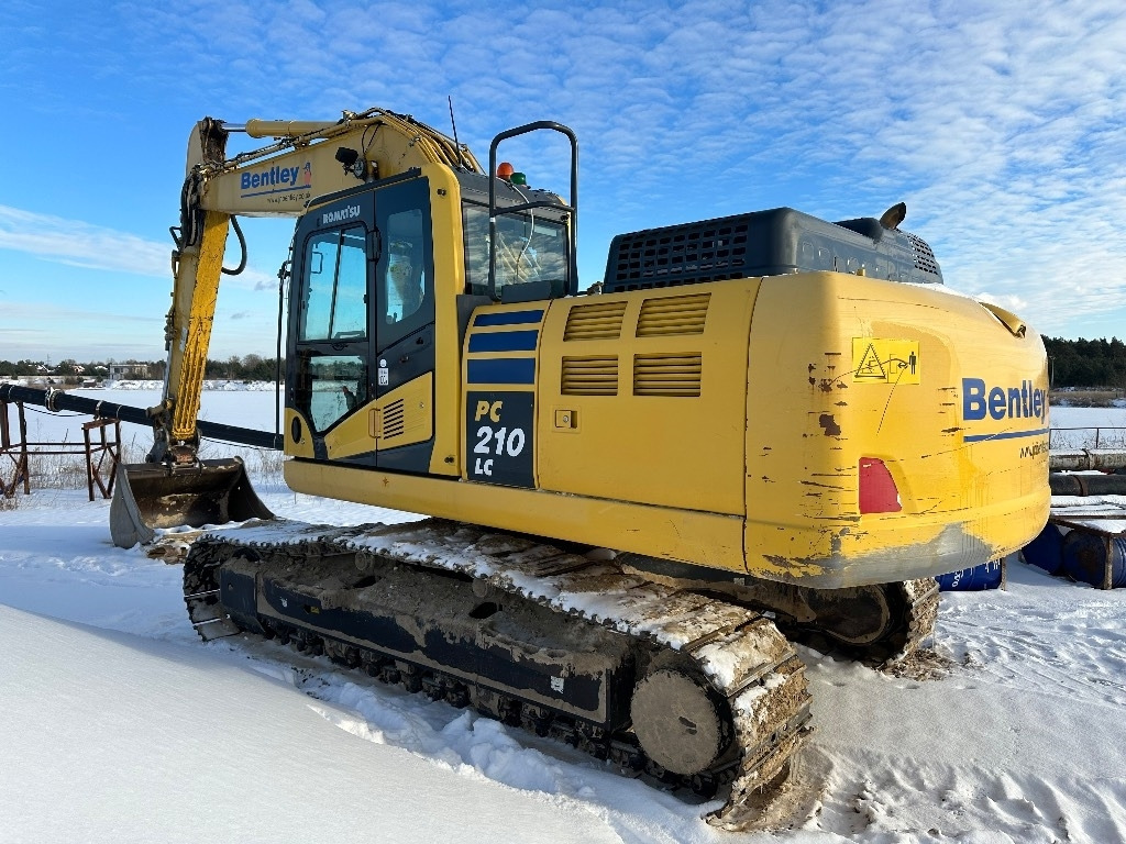 Komatsu PC 210 LC-11  - Гусеничный экскаватор: фото 1