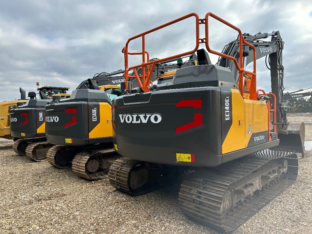 Volvo EC 140 EL - Гусеничный экскаватор: фото 2 Volvo EC 140 EL - Гусеничный экскаватор: фото 2