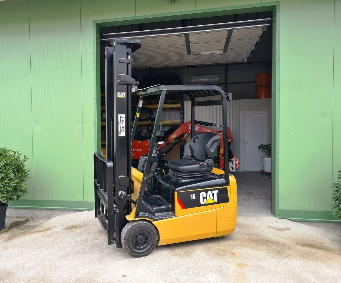 Вилочный погрузчик CAT 15: фото 1