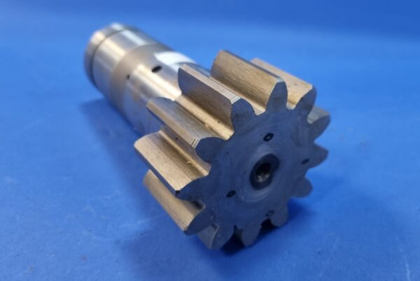 010550A Wałek silnika obrotu Kubota KX41 (od 1994 roku) - Поворотный редуктор для Строительной техники: фото 1