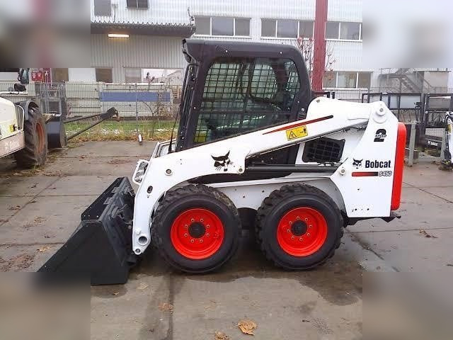 BOBCAT S450 - Мини-погрузчик с бортовым поворотом: фото 1 BOBCAT S450 - Мини-погрузчик с бортовым поворотом: фото 1