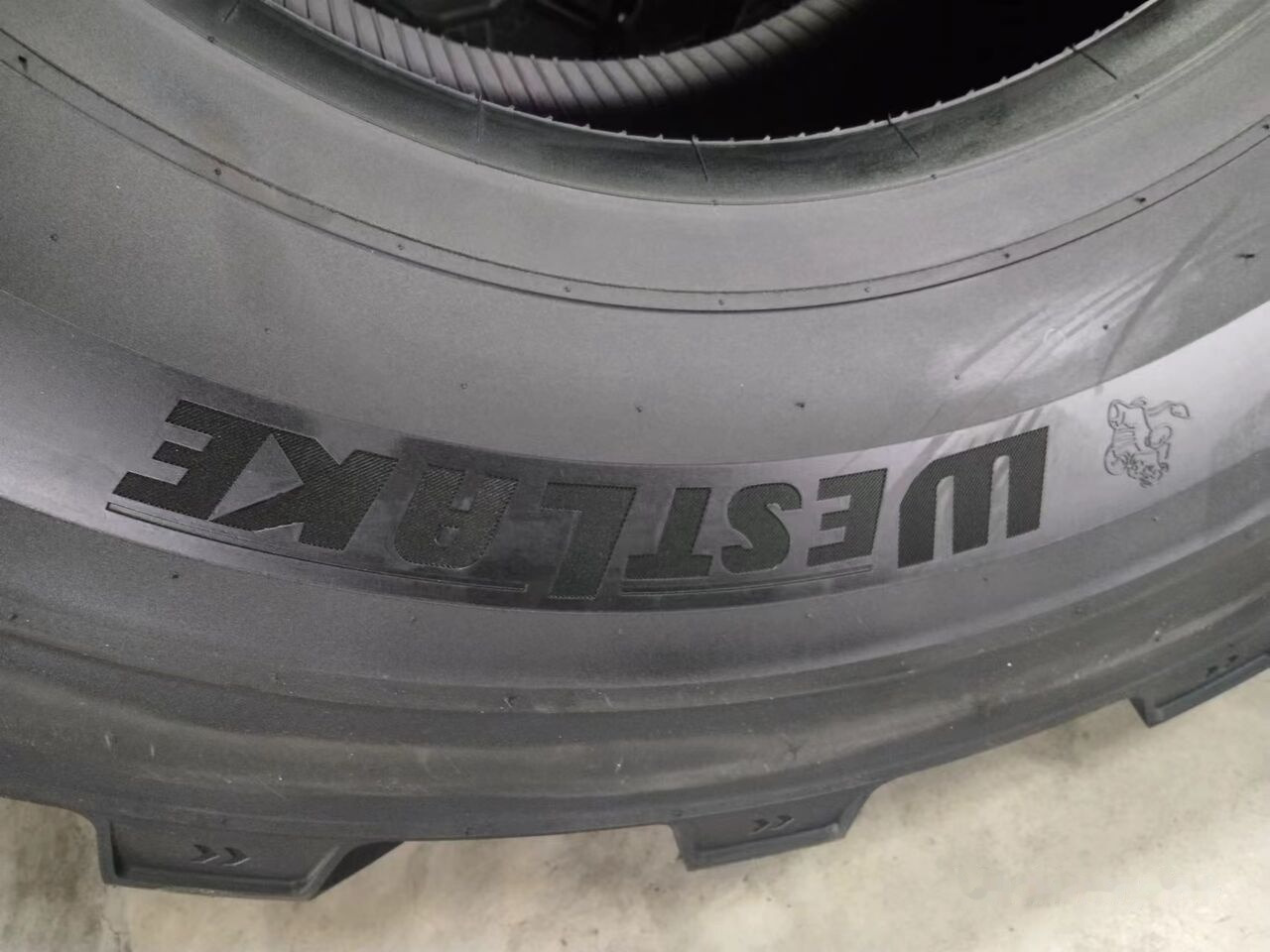 WestLake 445/65R22.5 (18R22.5) CB371 169F TL - Шина для Строительной техники: фото 3 WestLake 445/65R22.5 (18R22.5) CB371 169F TL - Шина для Строительной техники: фото 3