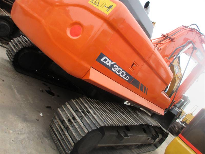 Doosan DX300LC - Гусеничный экскаватор: фото 1 Doosan DX300LC - Гусеничный экскаватор: фото 1