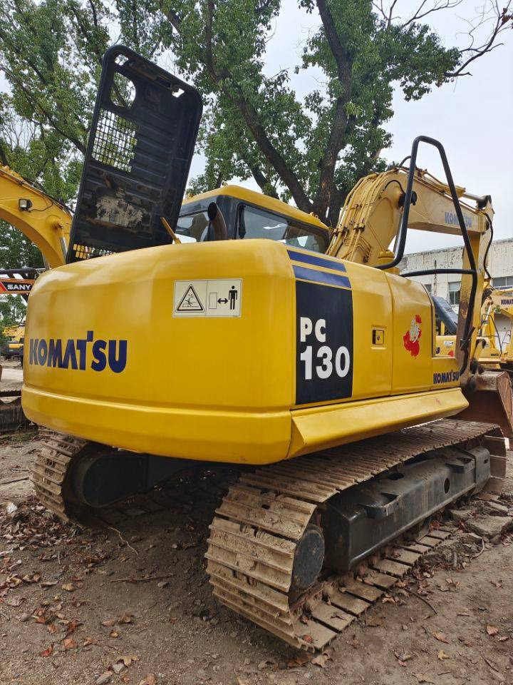Komatsu PC130  - Гусеничный экскаватор: фото 1