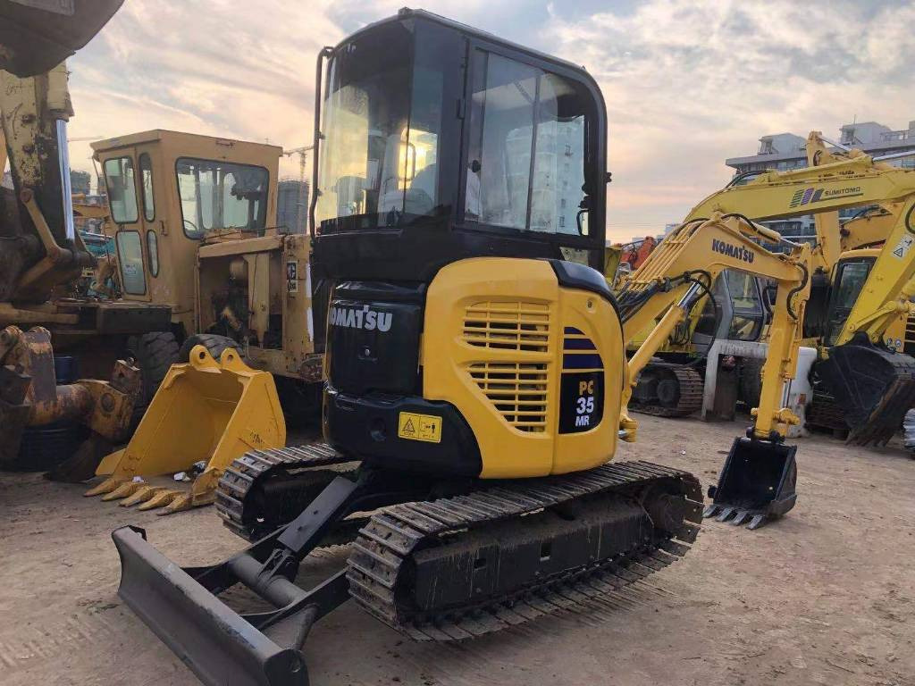 Komatsu PC35 - Мини-экскаватор: фото 1 Komatsu PC35 - Мини-экскаватор: фото 1
