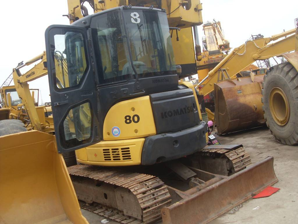 Komatsu PC80 - Мини-экскаватор: фото 1 Komatsu PC80 - Мини-экскаватор: фото 1