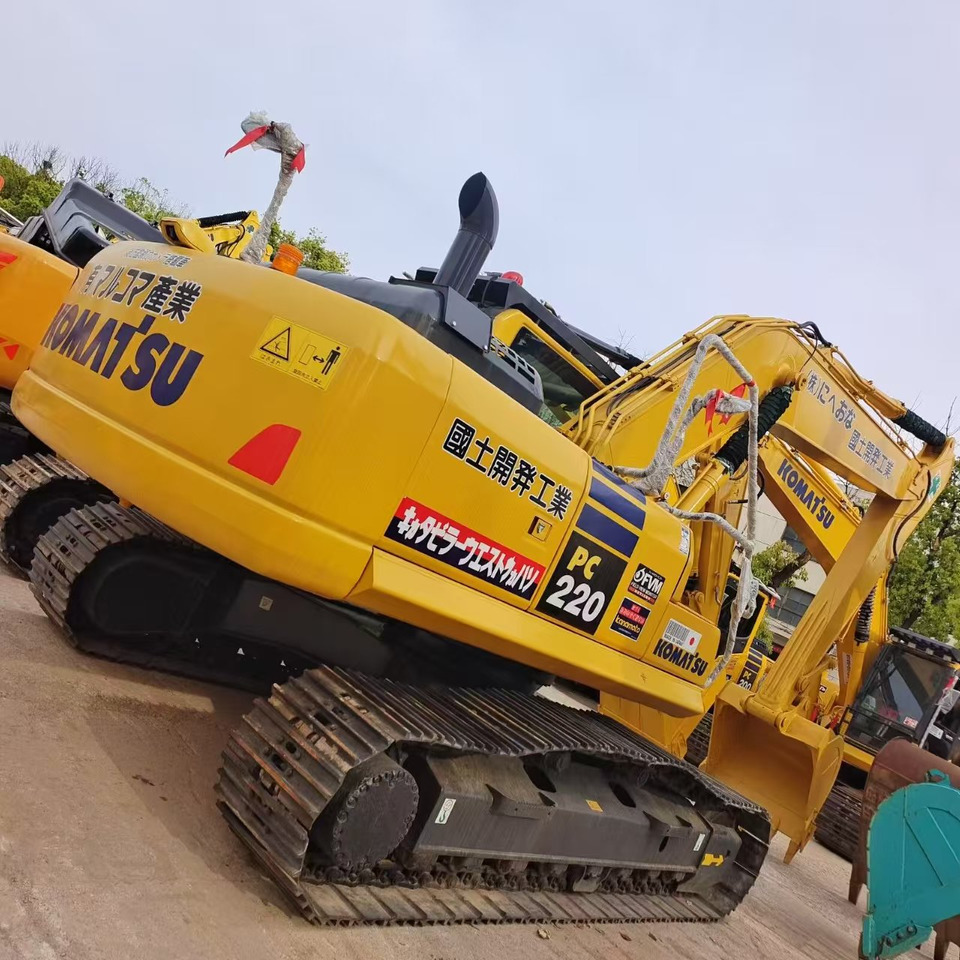 Komatsu pc220 - Гусеничный экскаватор: фото 1