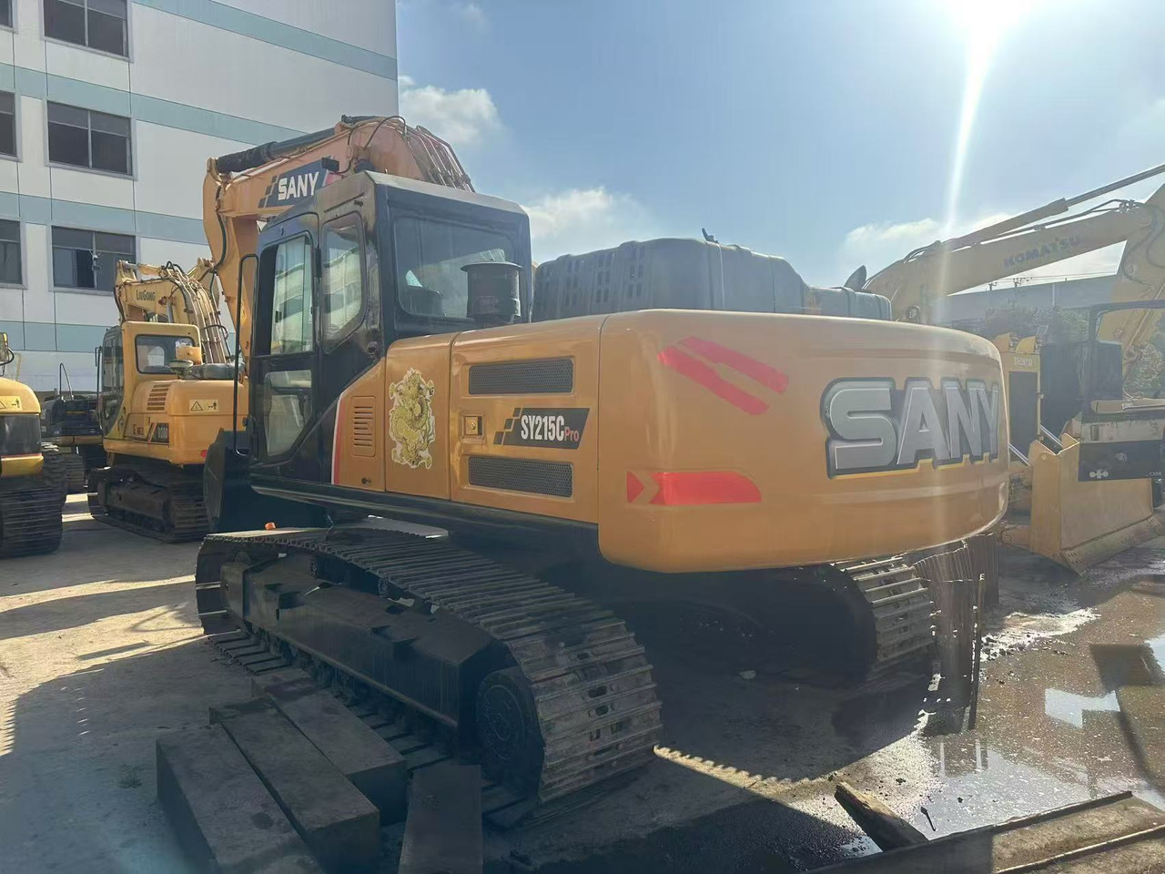 Sany 215C Pro - Гусеничный экскаватор: фото 1 Sany 215C Pro - Гусеничный экскаватор: фото 1