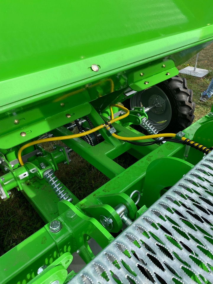 Bomet Kartoffelpflanzmaschine / Potato planter / Planteuse de pomme de terre / Piantapatate / Sadzarka ziemniaków в лизинг Bomet Kartoffelpflanzmaschine / Potato planter / Planteuse de pomme de terre / Piantapatate / Sadzarka ziemniaków: фото 8