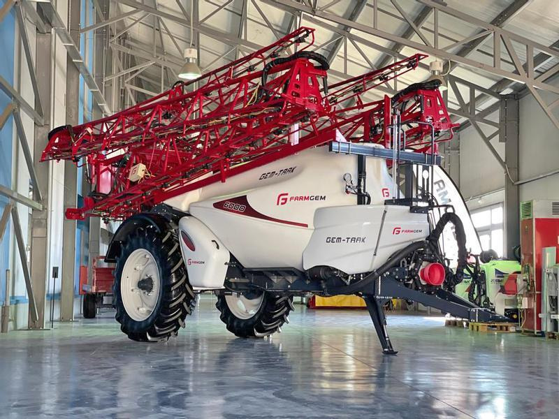 FarmGem Feldspritze / Sprayer / Pulvérisateur / Pulverizador de campo / Atomizzatore da campo / Опрыскиватель GemTrak 6000 l 36 m - Прицепной опрыскиватель: фото 1