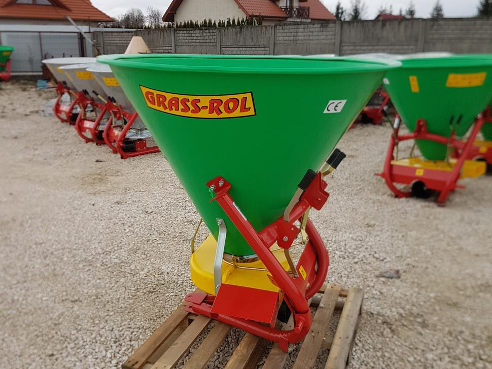 Grass-Rol Düngerstreuer / Fertilizer spreader / Epandeur d'engrais / Spandiconcime / Разбрасыватель минерального удобрения / Rozsiewacz nawozu 200-500 l - Разбрасыватель удобрений: фото 1