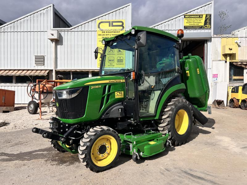 John Deere 2038R avec plateau de coupe et bas de ramassage - Трактор: фото 1 John Deere 2038R avec plateau de coupe et bas de ramassage - Трактор: фото 1
