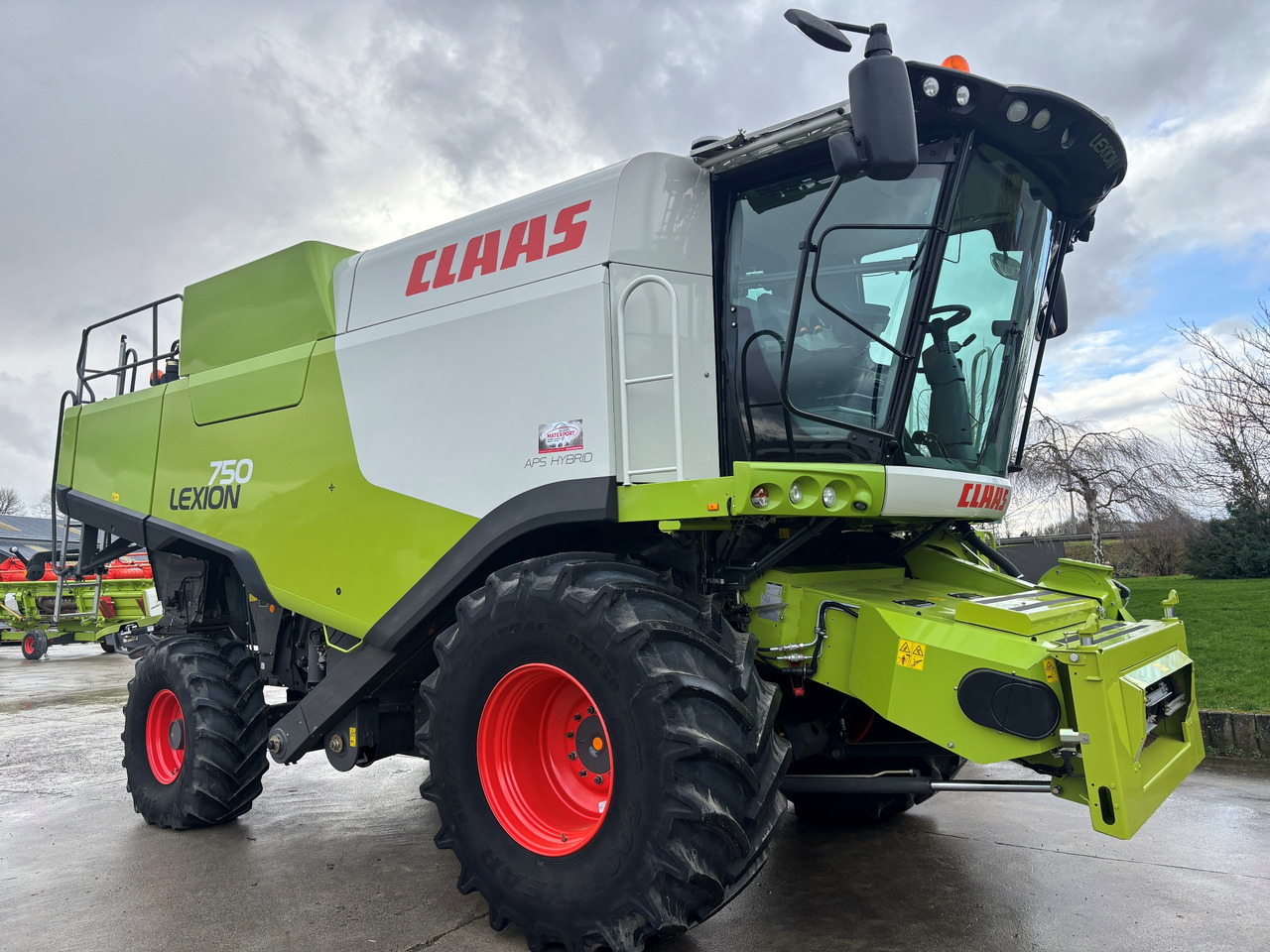 Claas Lexion 750 - Зерноуборочный комбайн: фото 1 Claas Lexion 750 - Зерноуборочный комбайн: фото 1