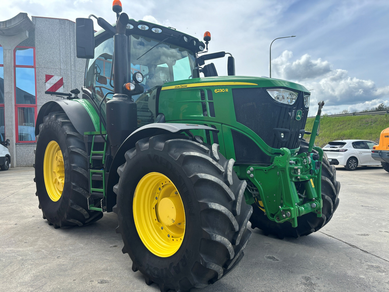 JOHN DEERE 6230R CommandPro CommandPro Premium Edition Autotrac - Трактор: фото 1