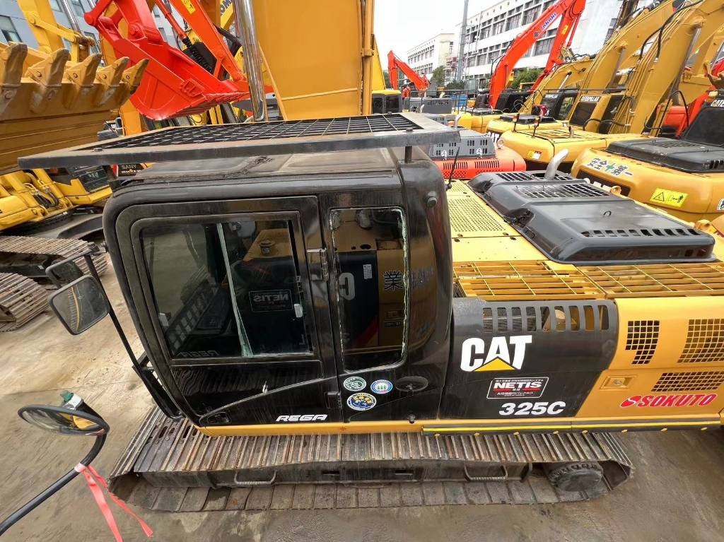 CAT 325 C - Гусеничный экскаватор: фото 2 CAT 325 C - Гусеничный экскаватор: фото 2