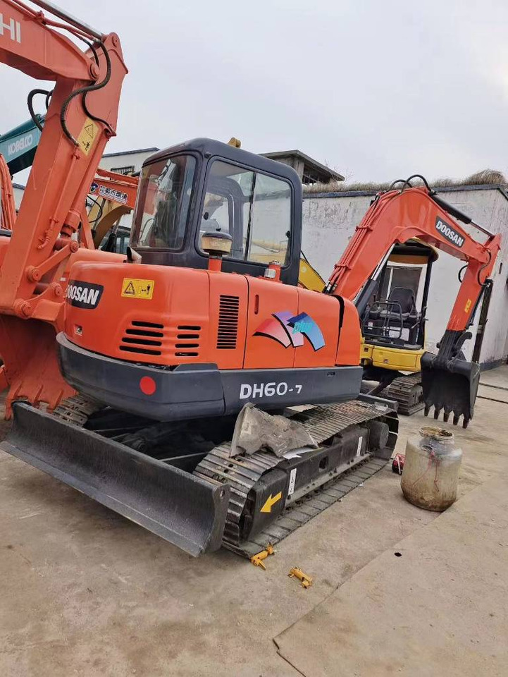 Doosan DH 60-7 - Мини-экскаватор: фото 1 Doosan DH 60-7 - Мини-экскаватор: фото 1