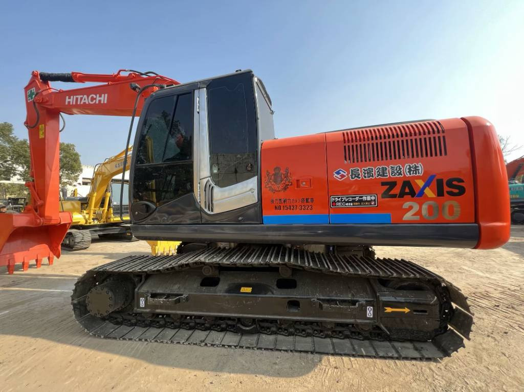 Hitachi ZX 200 - Гусеничный экскаватор: фото 1 Hitachi ZX 200 - Гусеничный экскаватор: фото 1