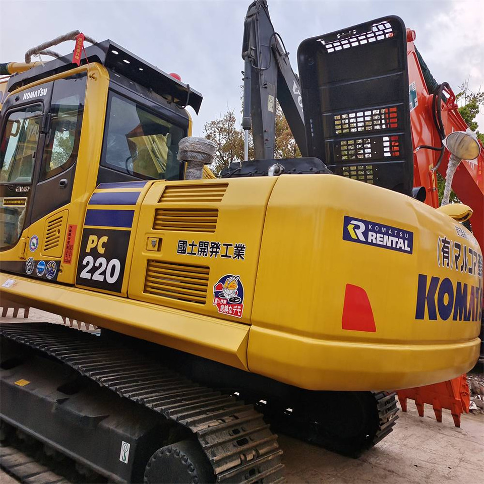 Komatsu PC 220-8 - Гусеничный экскаватор: фото 1 Komatsu PC 220-8 - Гусеничный экскаватор: фото 1