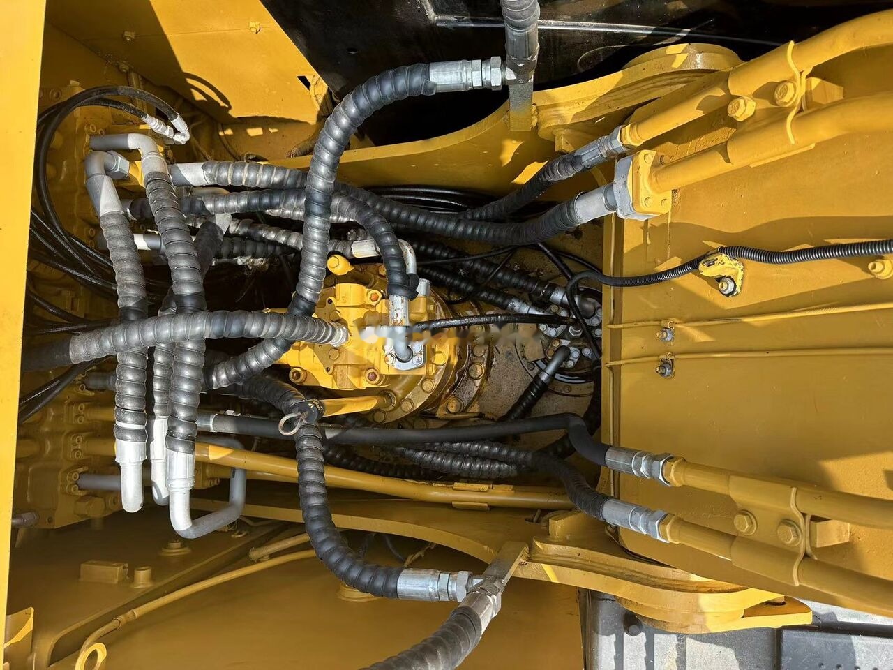 Caterpillar 320D - Гусеничный экскаватор: фото 3 Caterpillar 320D - Гусеничный экскаватор: фото 3