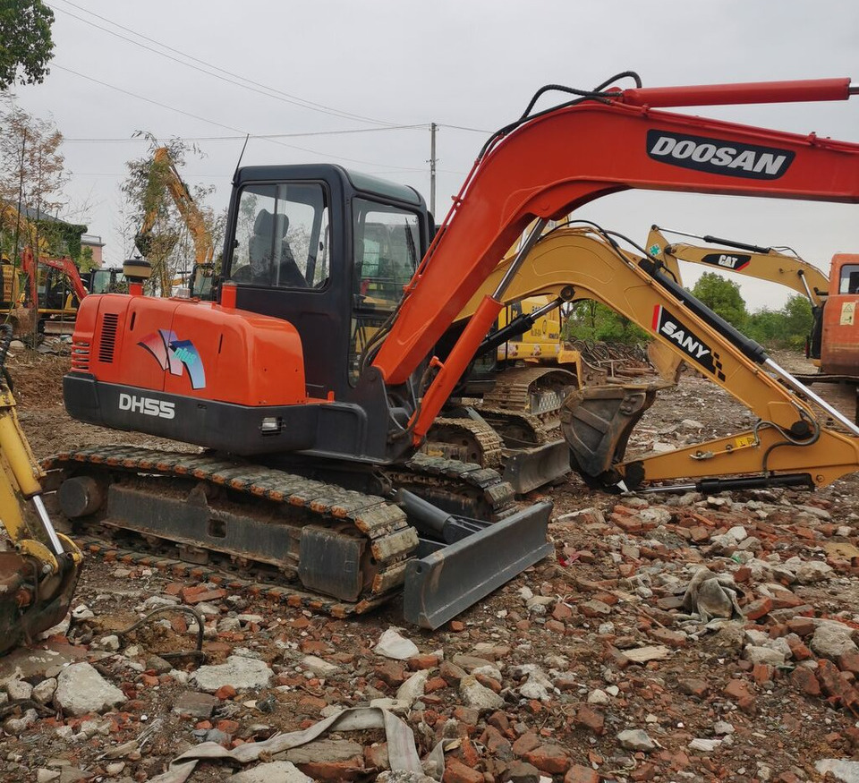 Doosan DH55 - Гусеничный экскаватор: фото 1