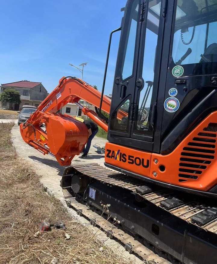 Hitachi ZX50U - Мини-экскаватор: фото 4 Hitachi ZX50U - Мини-экскаватор: фото 4