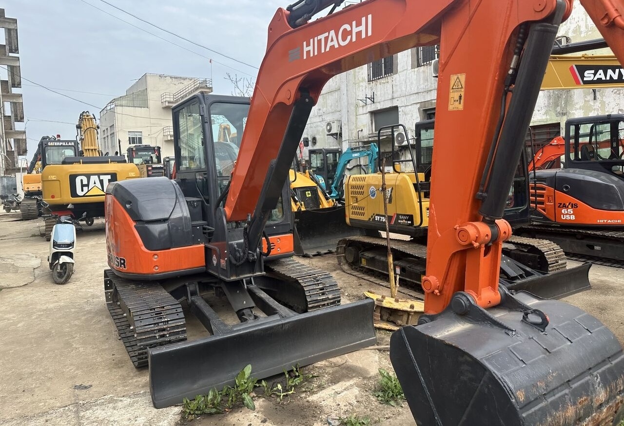 Hitachi ZX68 - Мини-экскаватор: фото 1