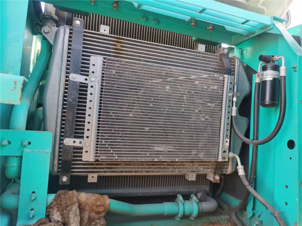 Kobelco SK210 - Гусеничный экскаватор: фото 1