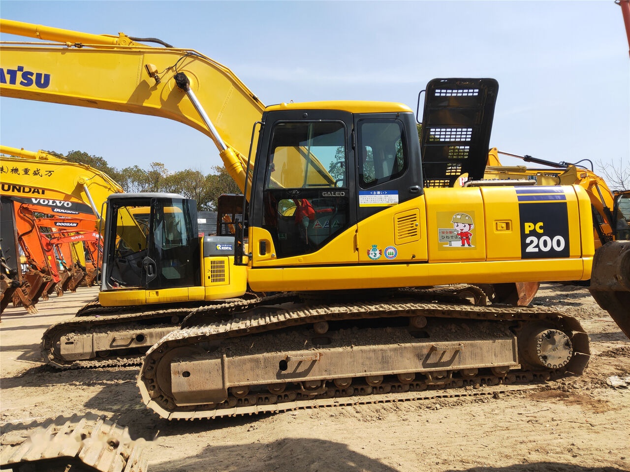 Komatsu PC200-7 - Гусеничный экскаватор: фото 1 Komatsu PC200-7 - Гусеничный экскаватор: фото 1