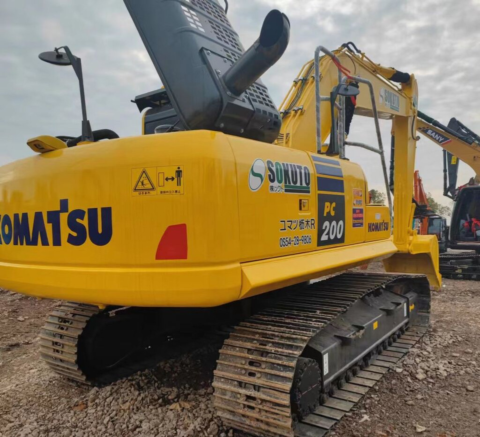 Komatsu PC200-8 - Гусеничный экскаватор: фото 1