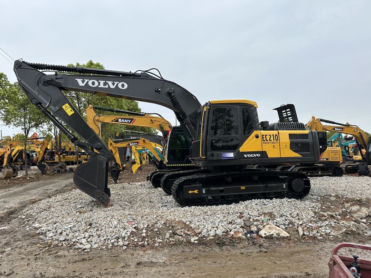 Volvo EC210 - Гусеничный экскаватор: фото 1