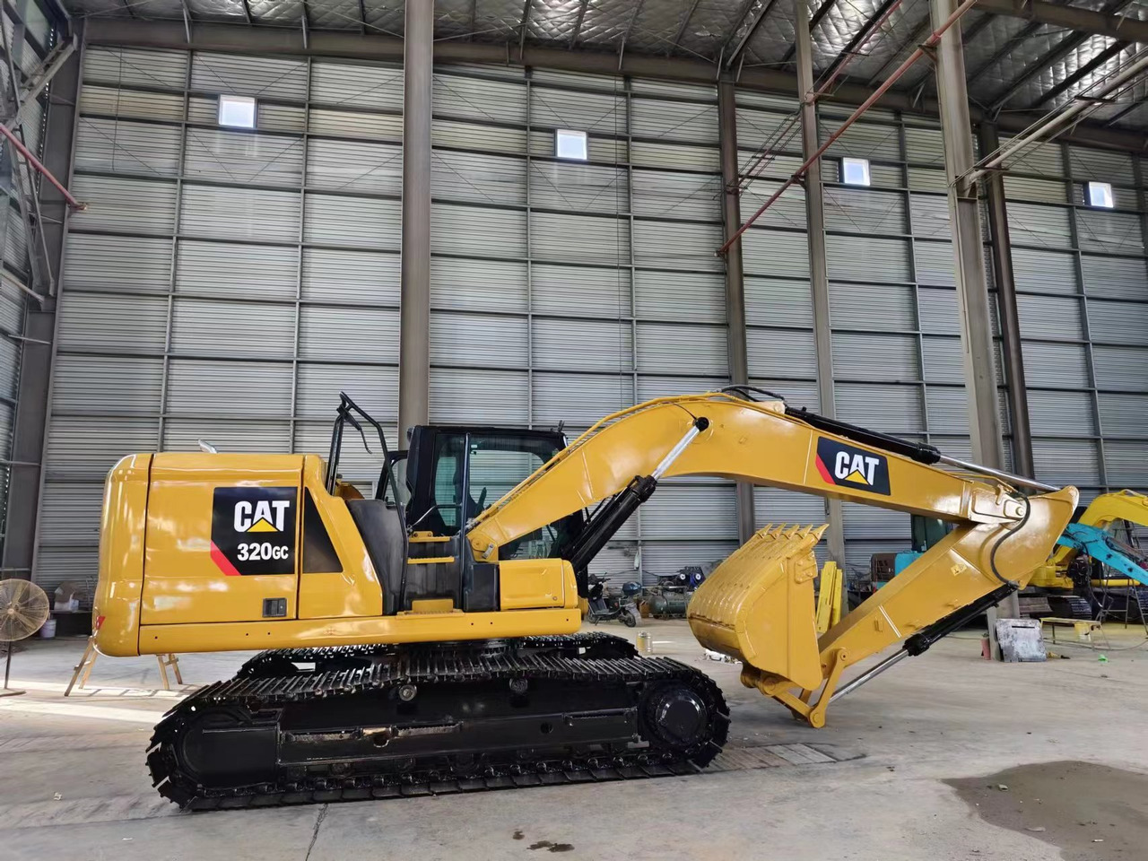 CAT 320GC - Гусеничный экскаватор: фото 1 CAT 320GC - Гусеничный экскаватор: фото 1